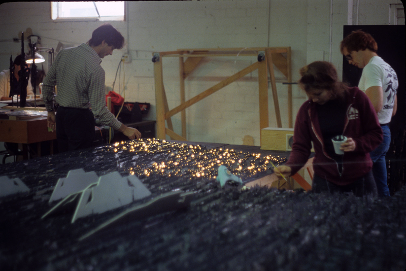 Illustration for article titled These Blade Runner behind-the-scenes photos are model-making porn